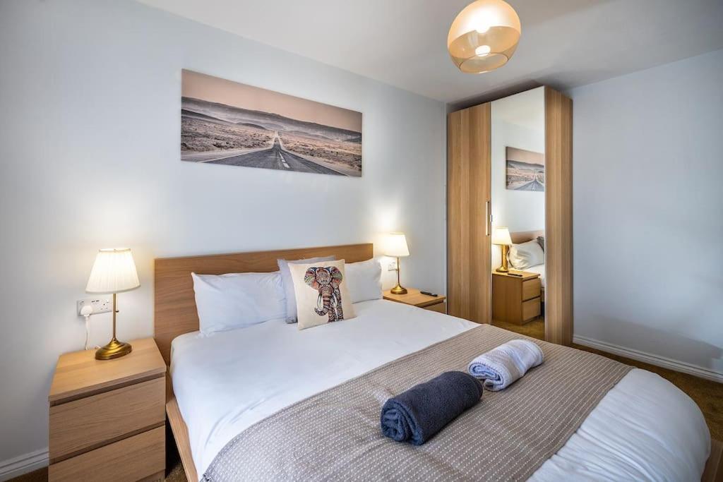 Reading 2-Bed Apartment & Parking Esterno foto